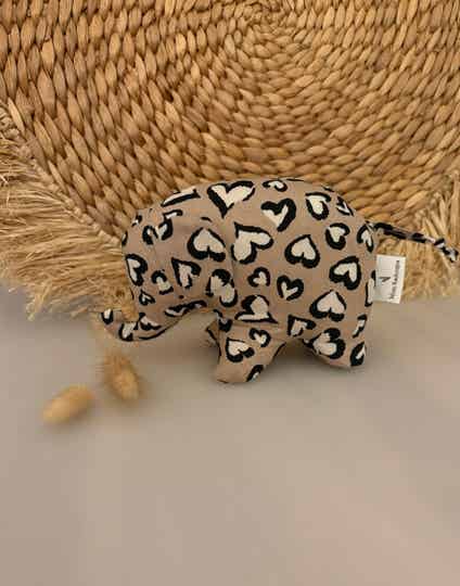 Olifantje beige/ wit-zwarte hartjes