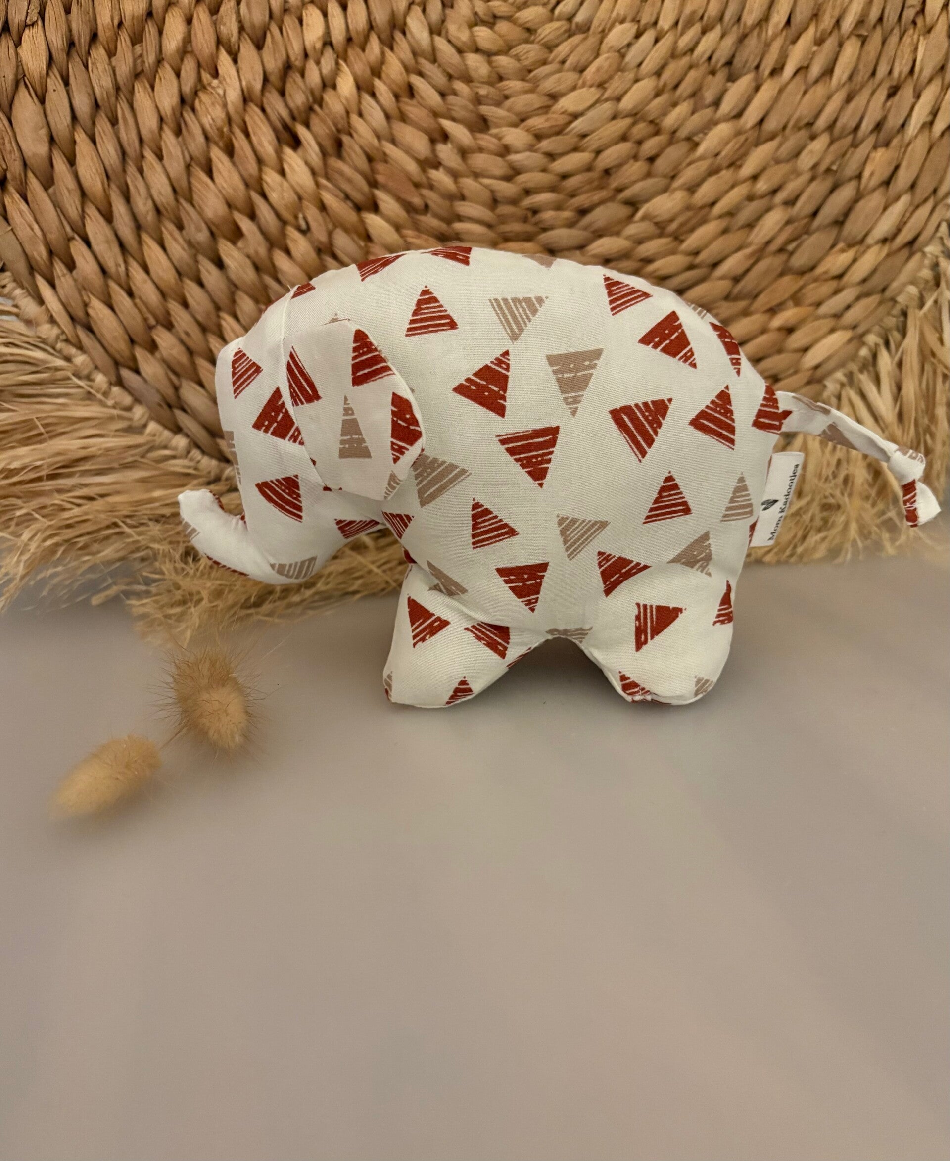 Olifantje driehoekjes henna/beige