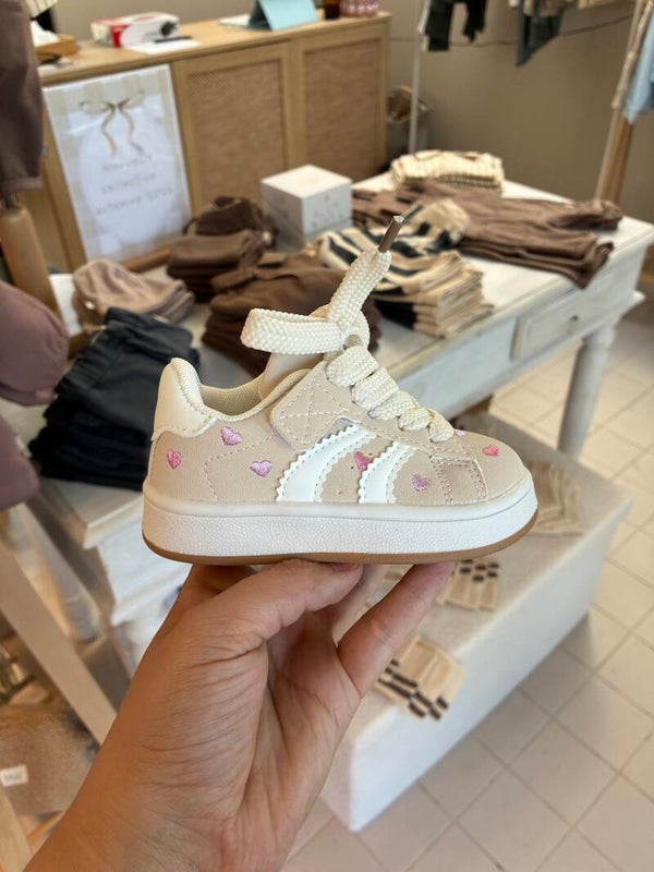 Basket petits cœurs