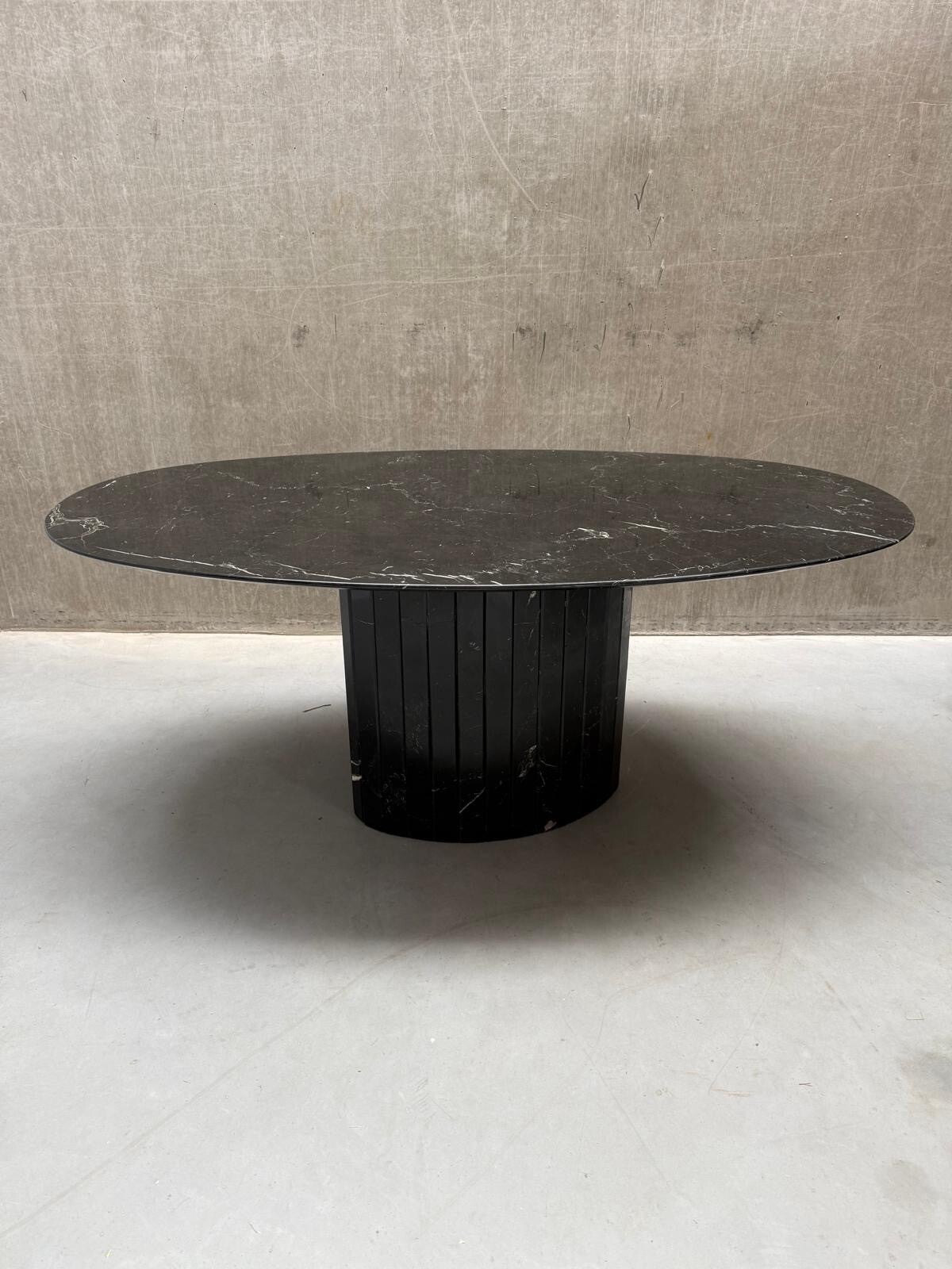 Vintage Nero Marquina ovale marmeren eettafel