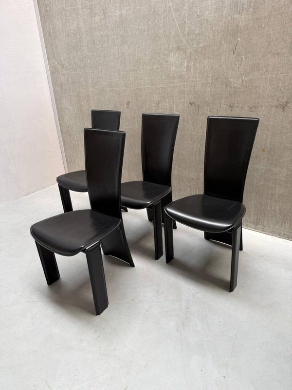 4x Pietro Costantini 'Tripot' zwart lederen eetkamerstoelen | Italië jaren '80