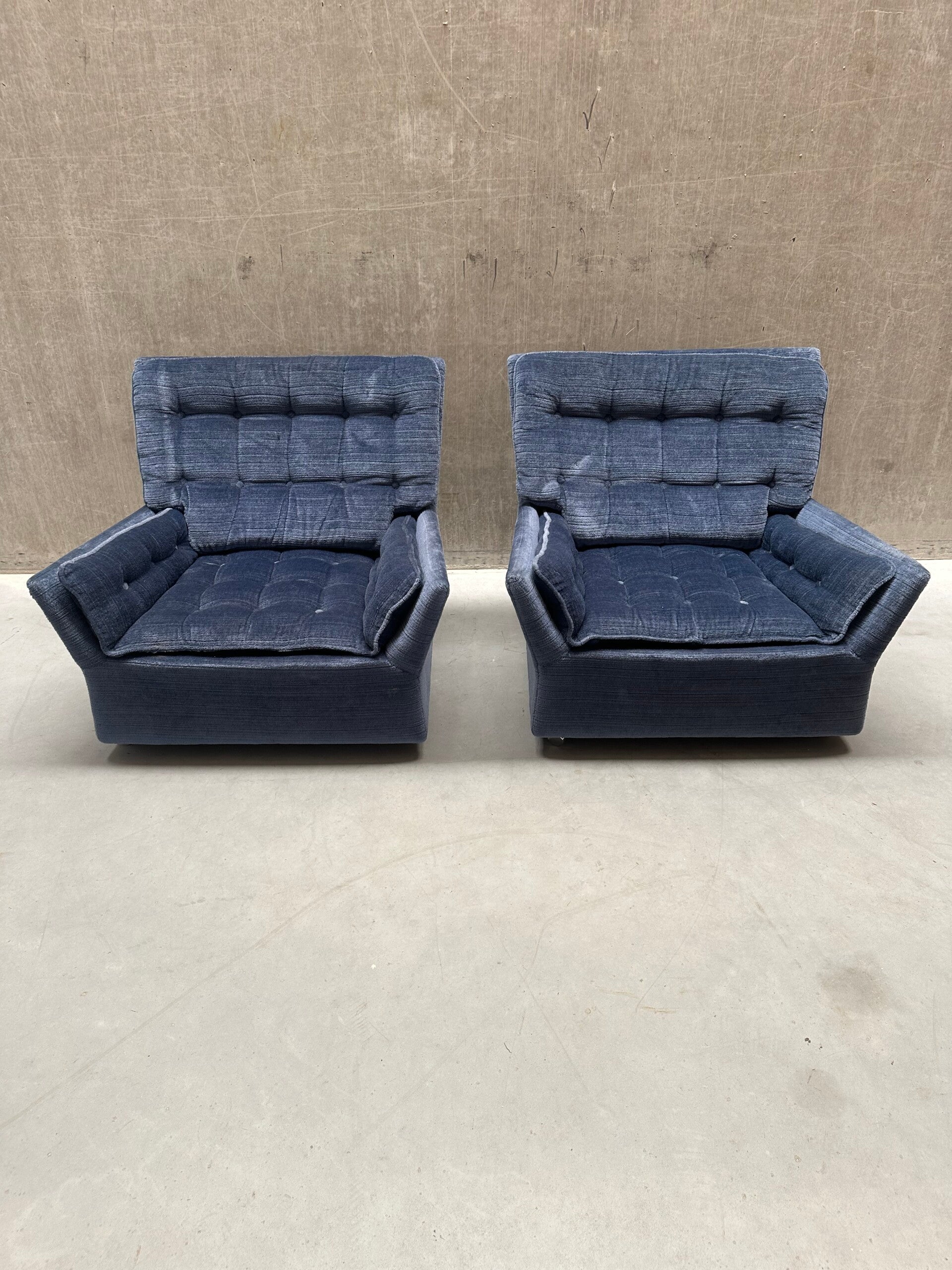 Retro Space Age verrijdbare clubfauteuils in blauw fluweel
