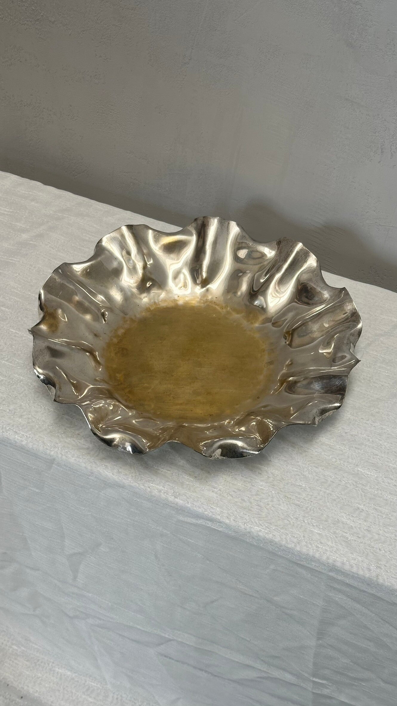 Vintage aluminium designschaal met golvende rand