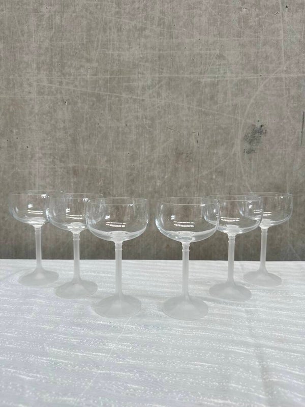 Vintage champagne glazen met frosted voet | Studio Galli