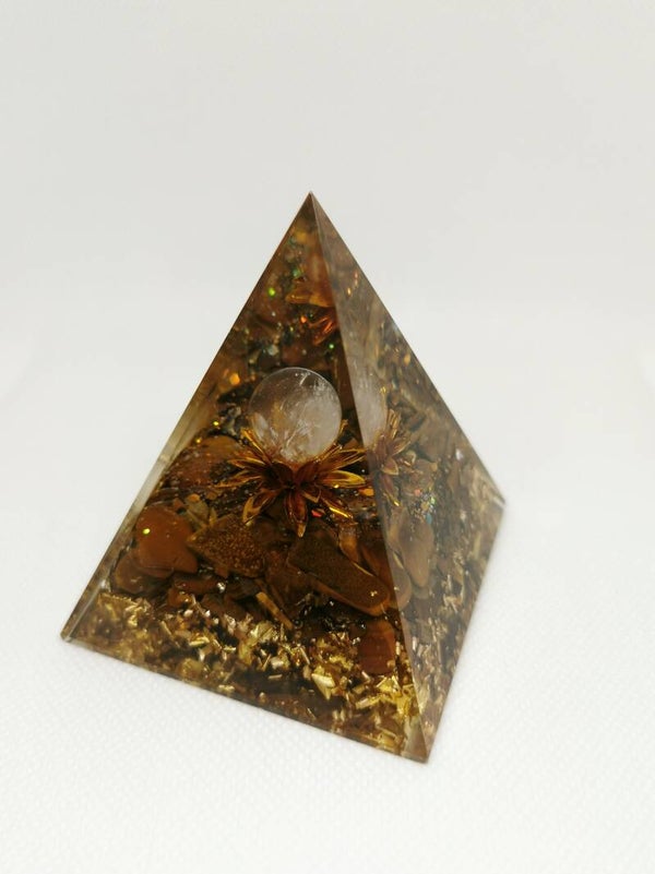 Orgonite Piramide Tijgeroog