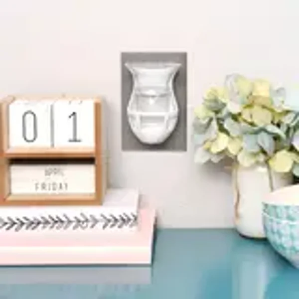 Wallhug Pluggable Home Fragrance Diffuser