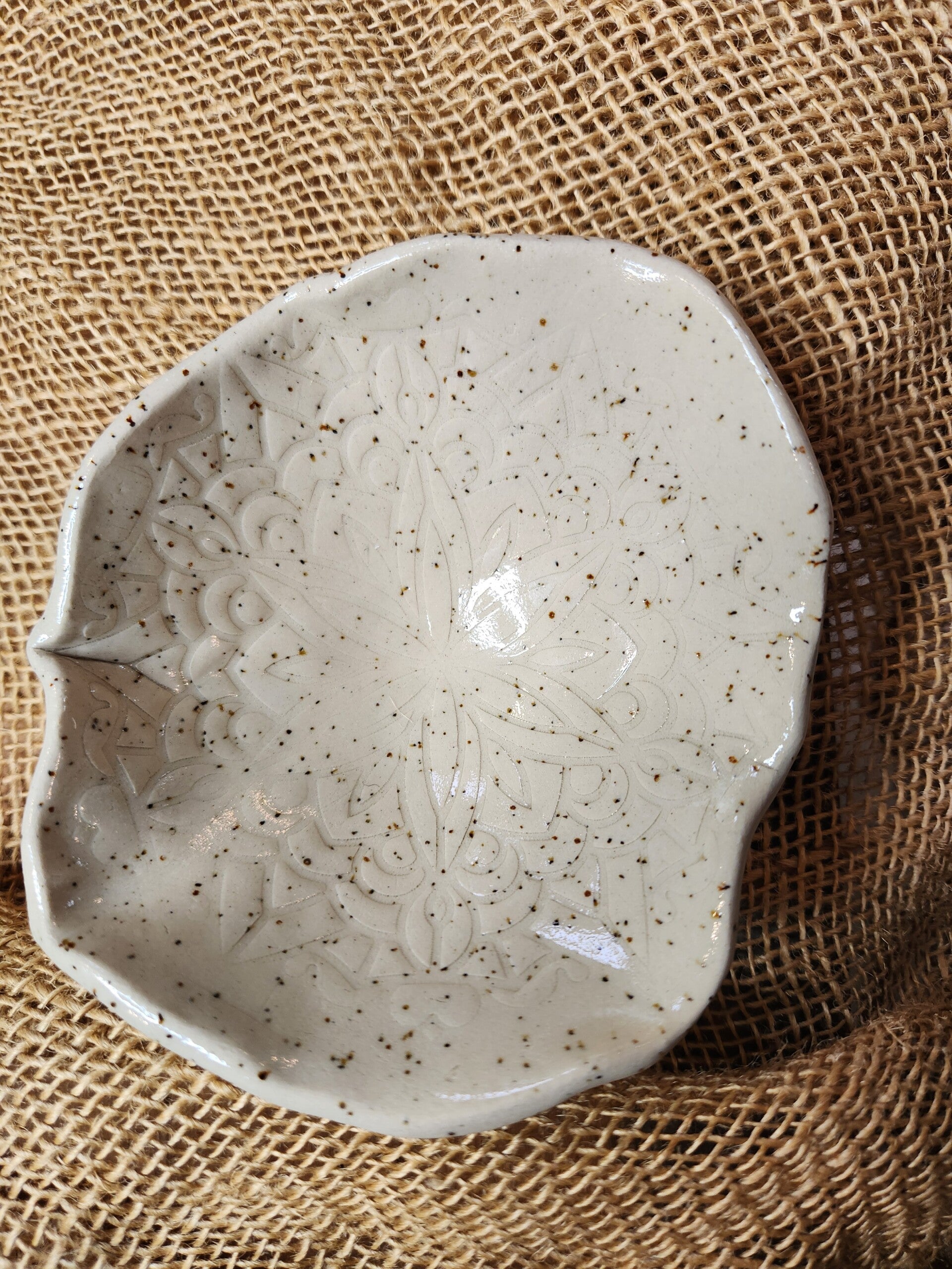 Cream serving dish with fleck - small