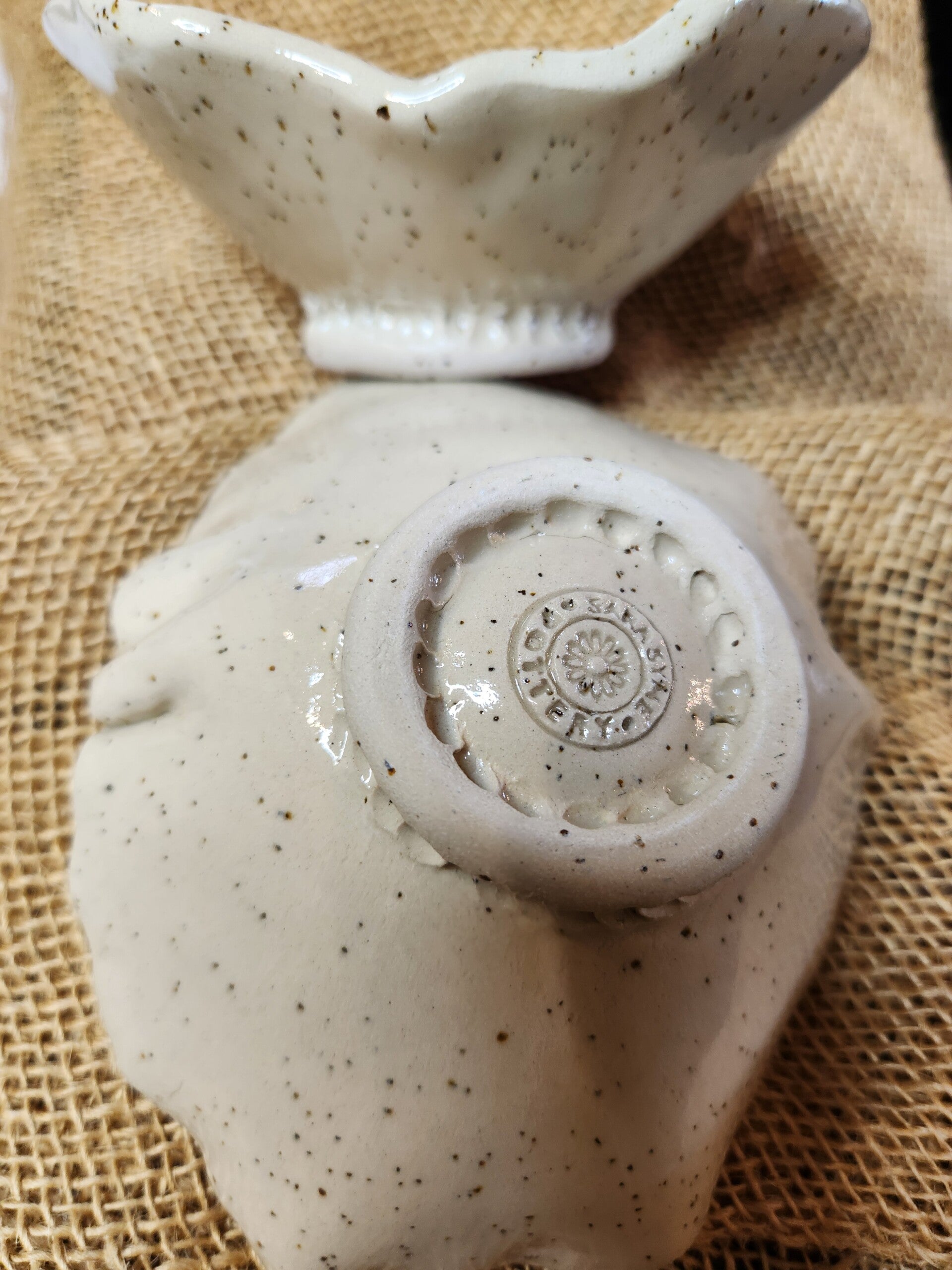 Cream serving dish with fleck - medium