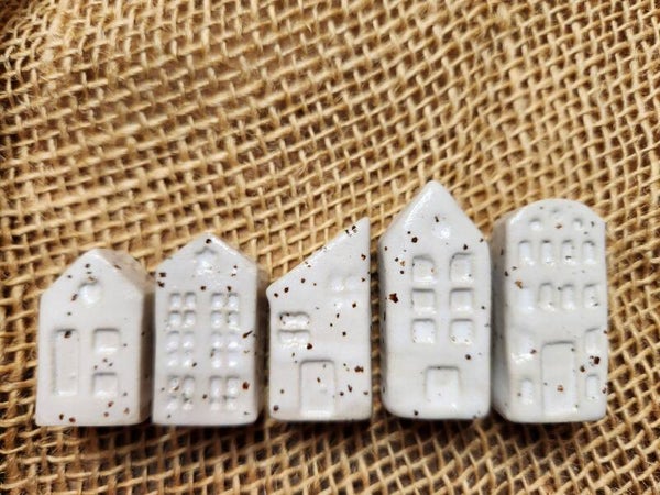 Houses - set of five small, cream fleck