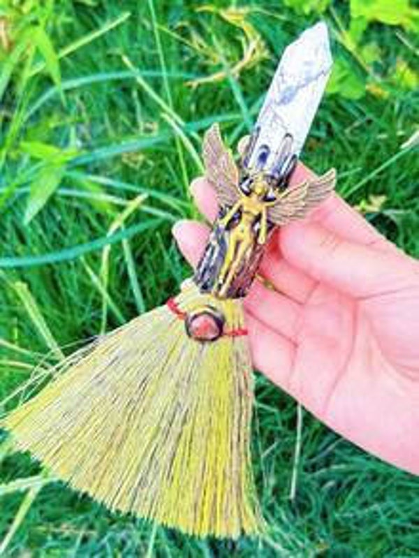 BALAI DE RITUEL RICHE EN CRISTAUX