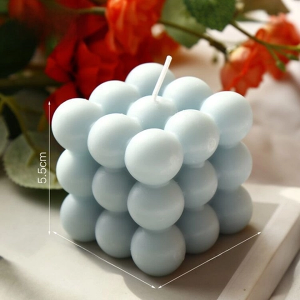 BOUGIES AROMATIQUE DE FORMES MULTIPLES