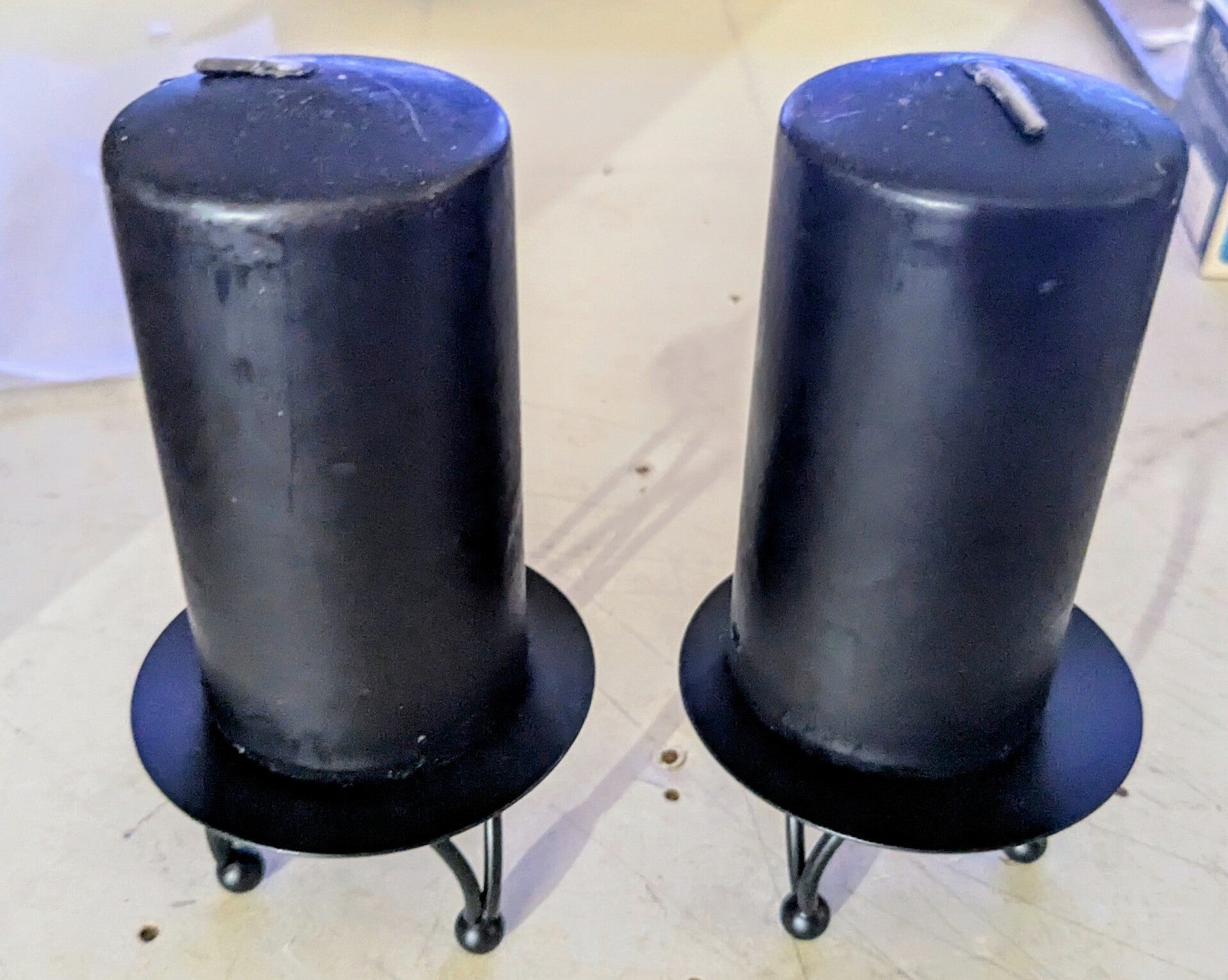 ENSEMBLE DE 2 PILIERS 2X4 NOIR ET 2 PLATEAUX NOIR