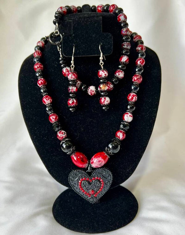 Queen of Hearts Jewelry Set