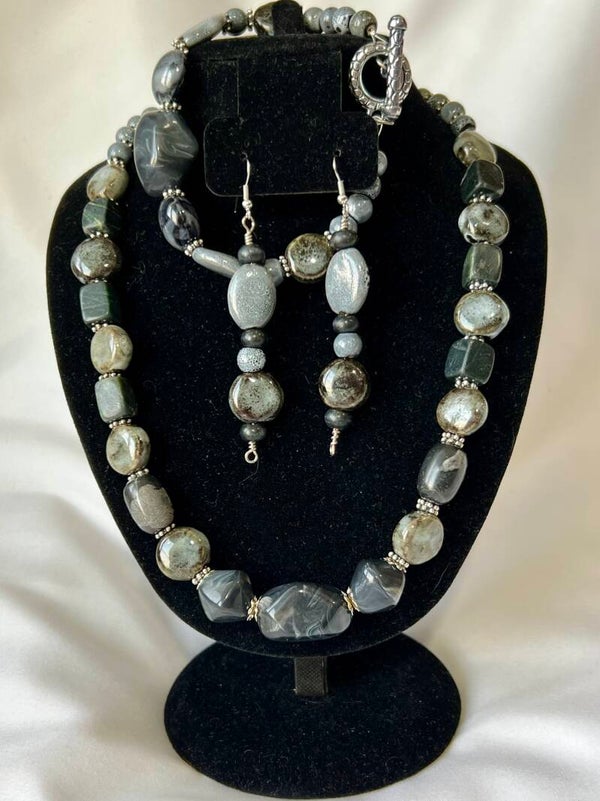 Obsidian Frost Jewelry Set