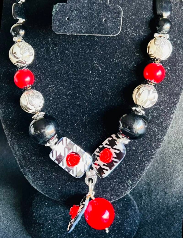 The Scarlet Hound Jewelry Set