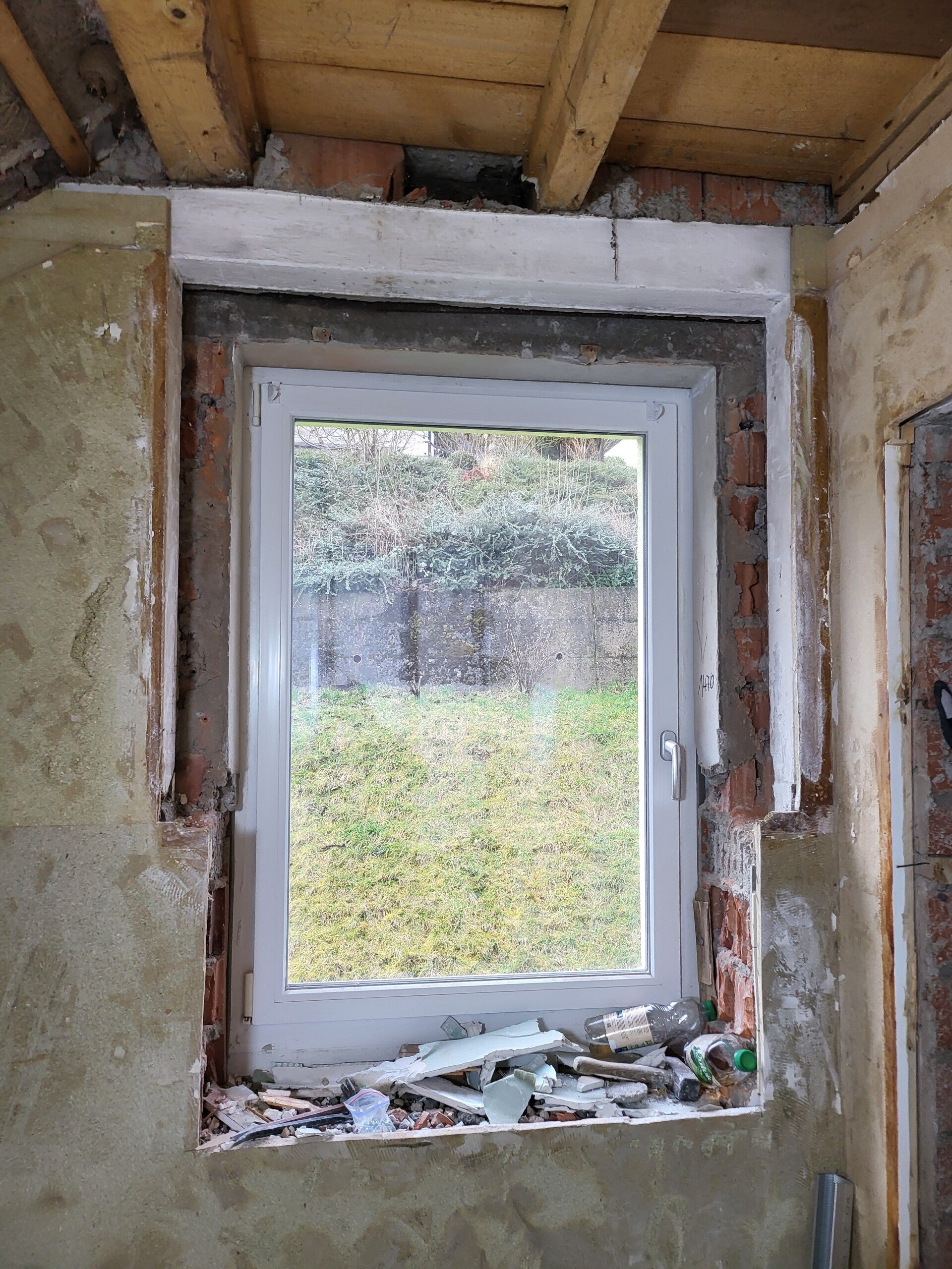 1000045819-standard.jpg