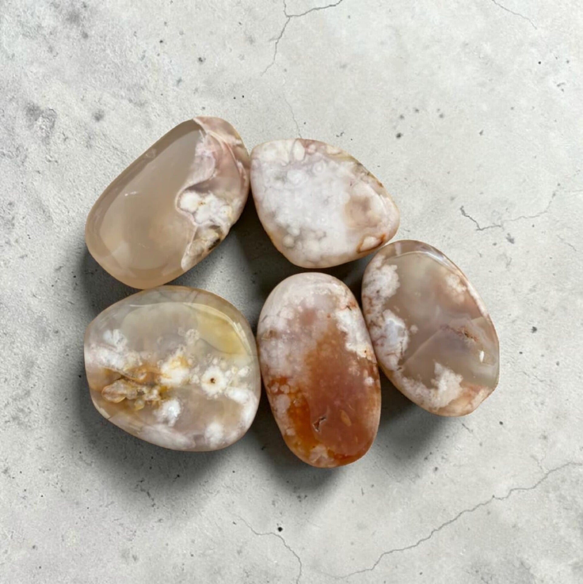 Agate fleur de cerisier galet