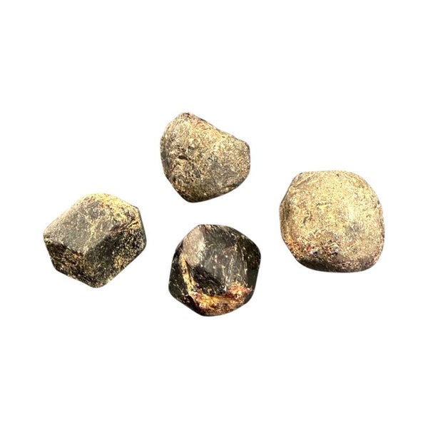 Grenat almandin forme naturelle brut