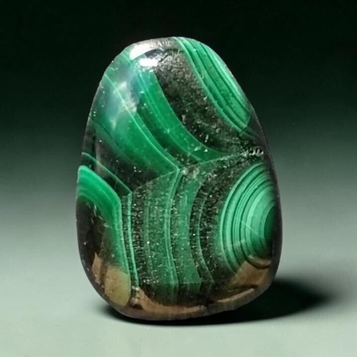 Pierre percée Malachite
