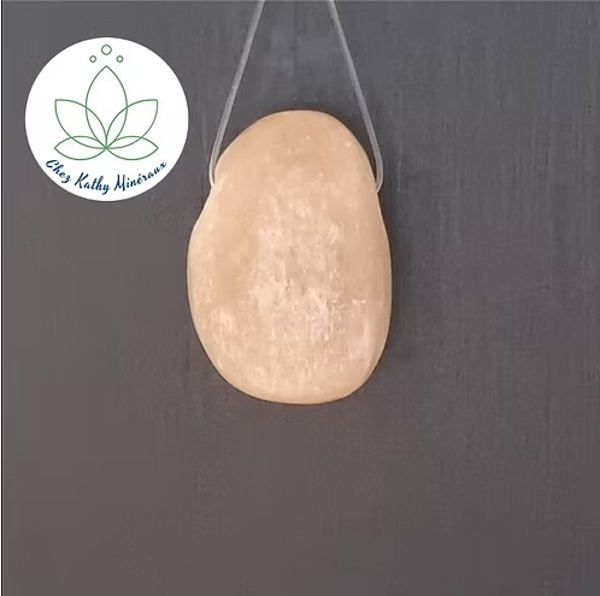 Pierre percée Sélénite pêche