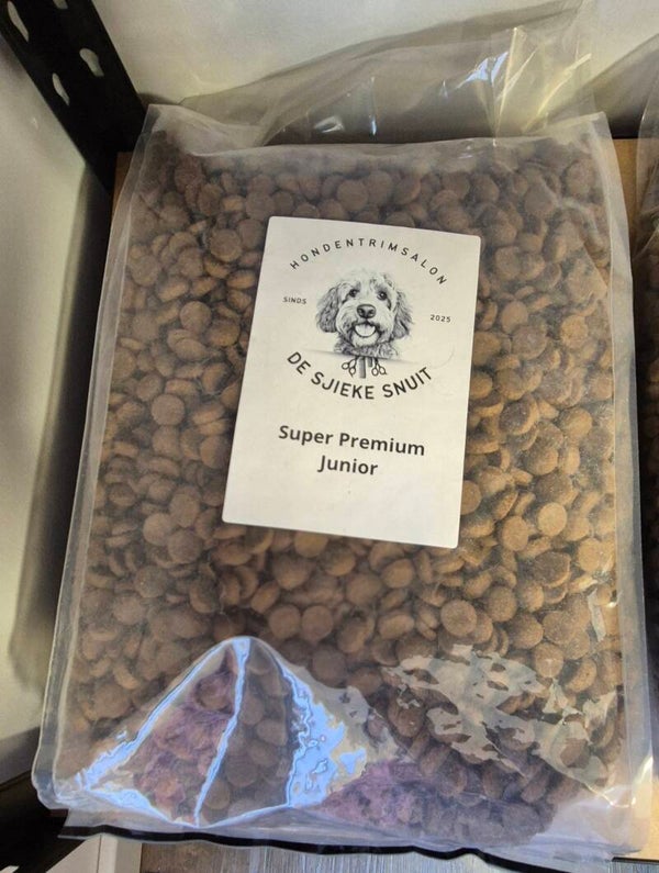 Super premium Junior
