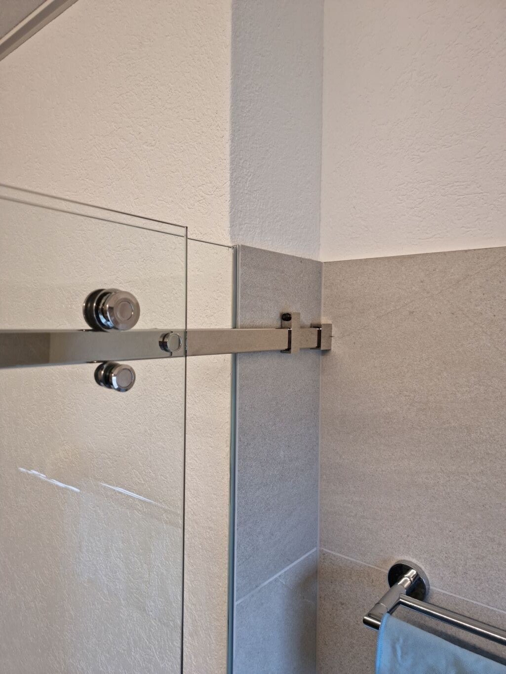 Schiebetüre Duschwand mit Magnetdichtung