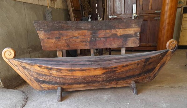 Banc forme de coque de bateau