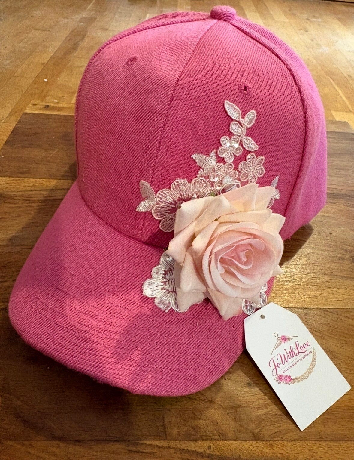 Petal kiss cap