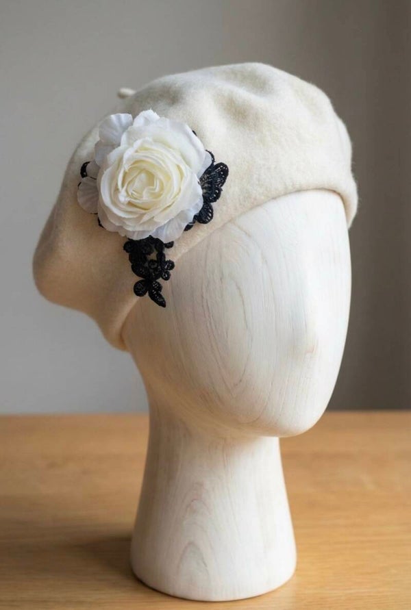 Midnight Rose Écru Beret