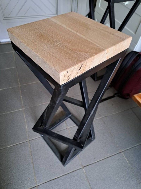 Joli tabouret de bar en acier /bois