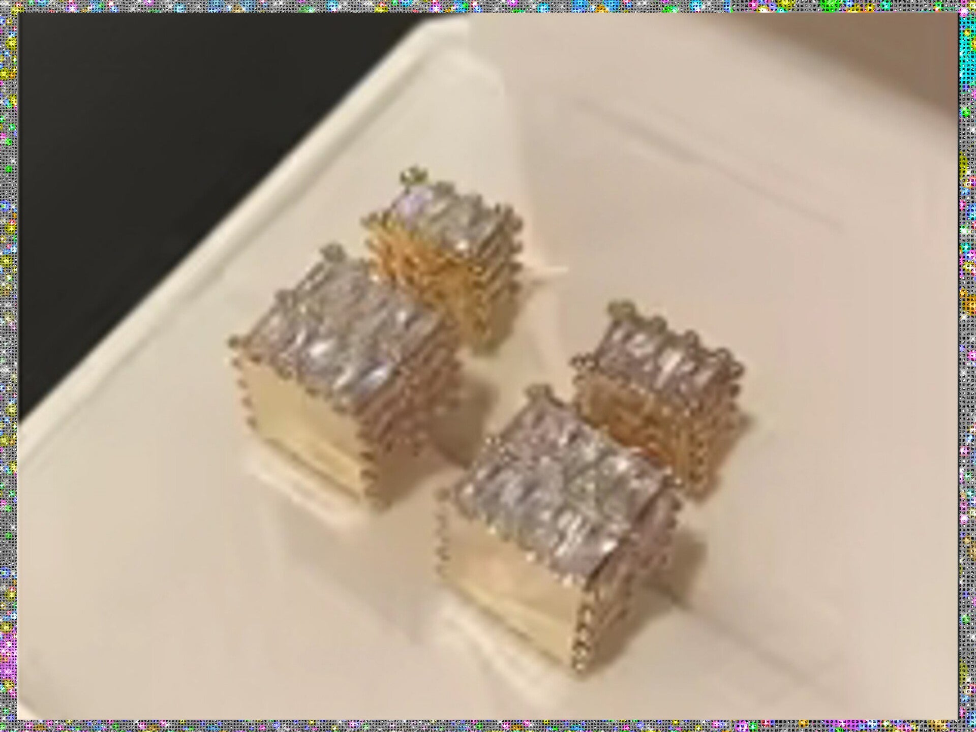 GOLD SQUARE EARRINGS