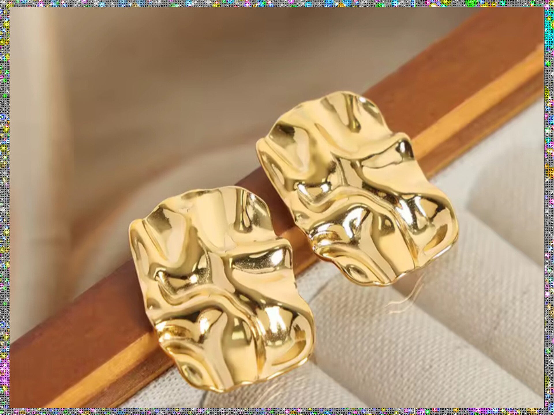 GOLD CRUMBLED EARRINGS