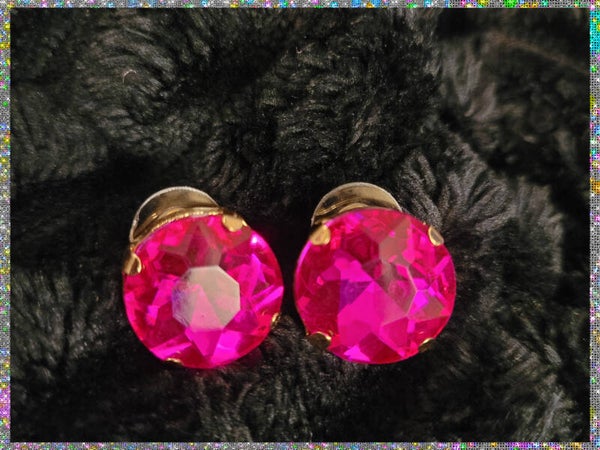FUSHIA STUDS