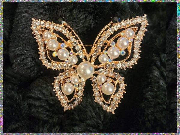 GOLDEN PEARL BROOCH