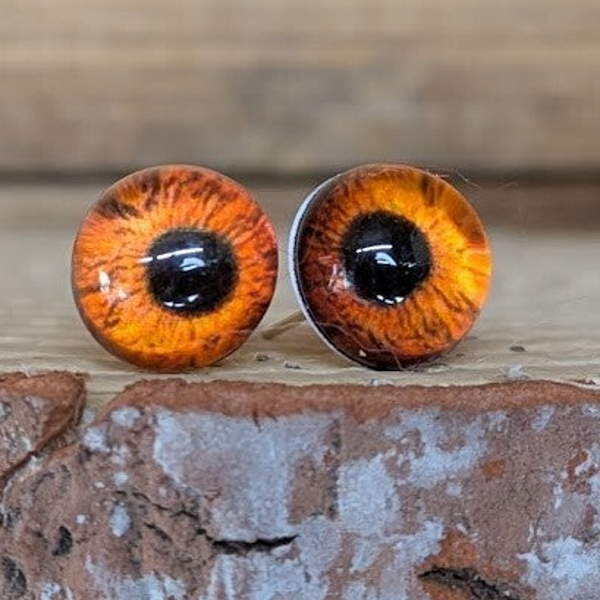 Eyes 8mm with metal post, great for animals including cat's, dogs, owls, dragon's