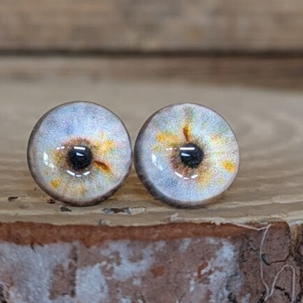 Eyes 8mm with metal post, great for animals including cat's, dogs, owls, dragon's