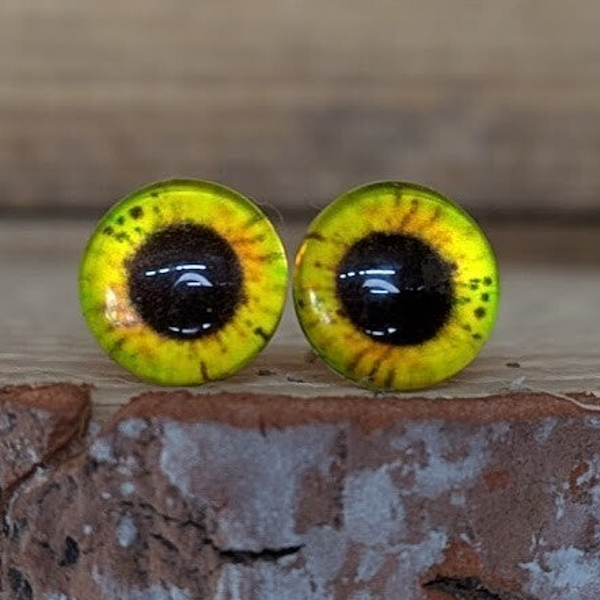 Eyes 8mm with metal post, great for animals including cat's, dogs, owls, dragon's