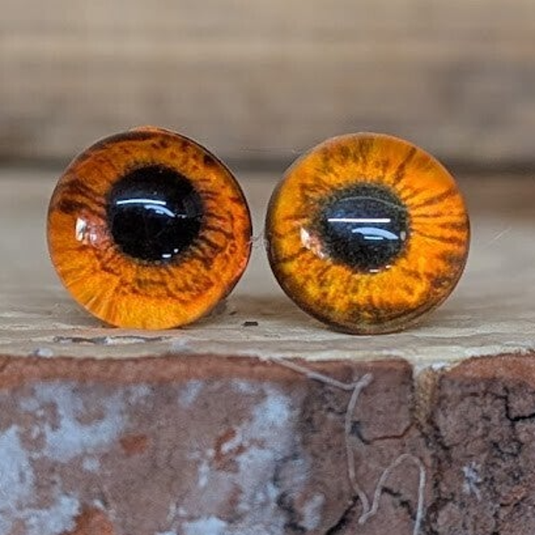 Eyes 8mm with metal post, great for animals including cat's, dogs, owls, dragon's