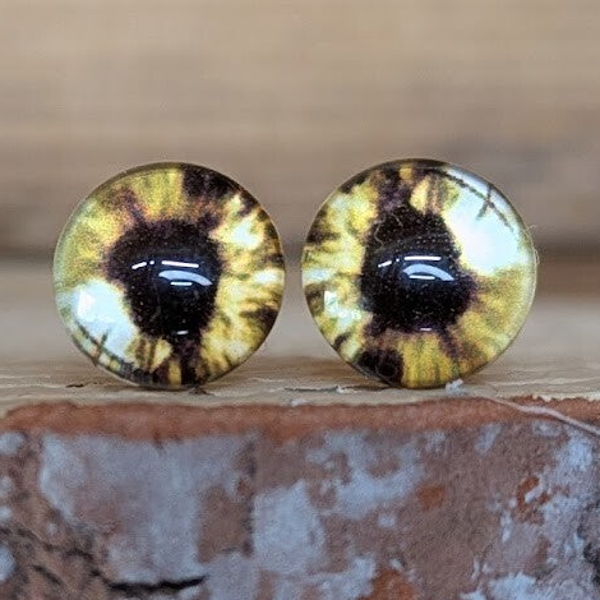 Eyes 8mm with metal post, great for animals including cat's, dogs, owls, dragon's
