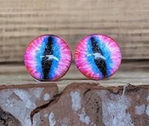 Eyes 8mm with metal post. great for animals including cat's, dogs, owls, dragon's