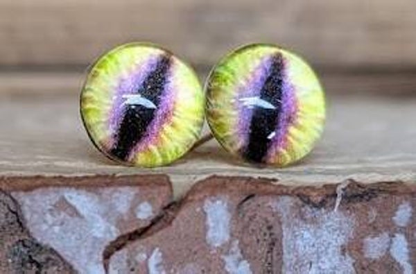Eyes 8mm with metal post, great for animals including cat's, dogs, owls, dragon's