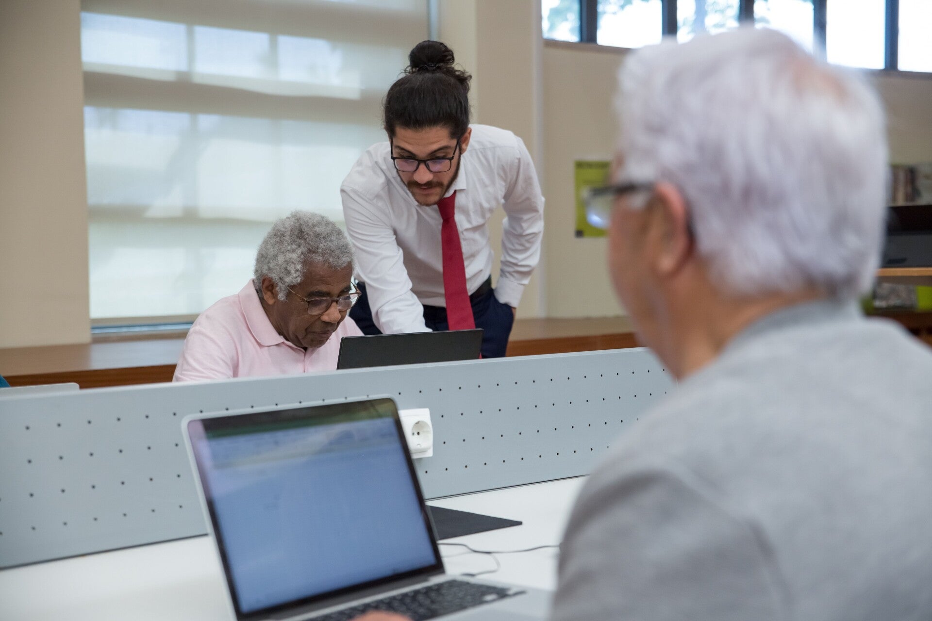 💻 Technology Support for Seniors