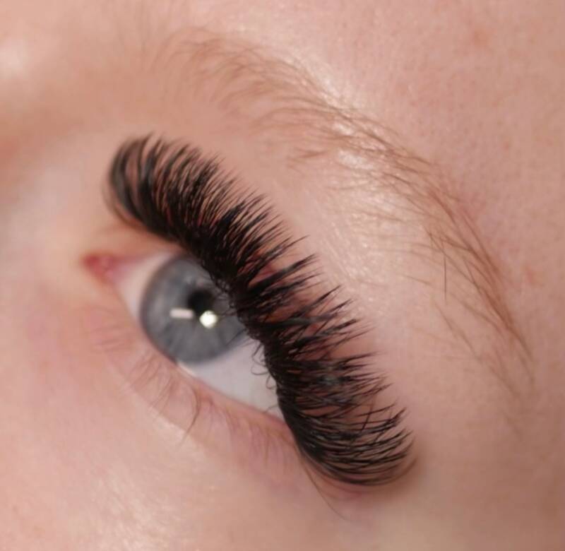 Mega Volume-Lashes By Cambria.png