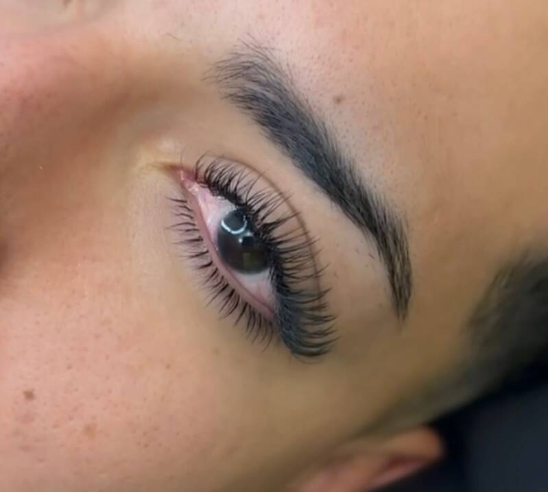 Classic Lash Extensions – Lashes by Cambria