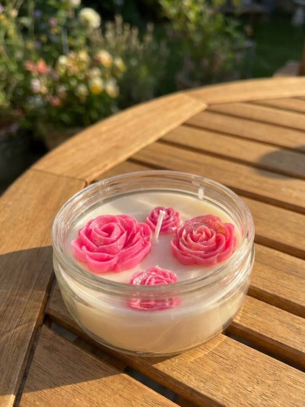 Decorated honeysuckle scented candle