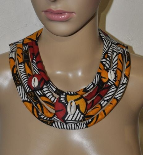 Collier 5 branches " Boutons cauris "