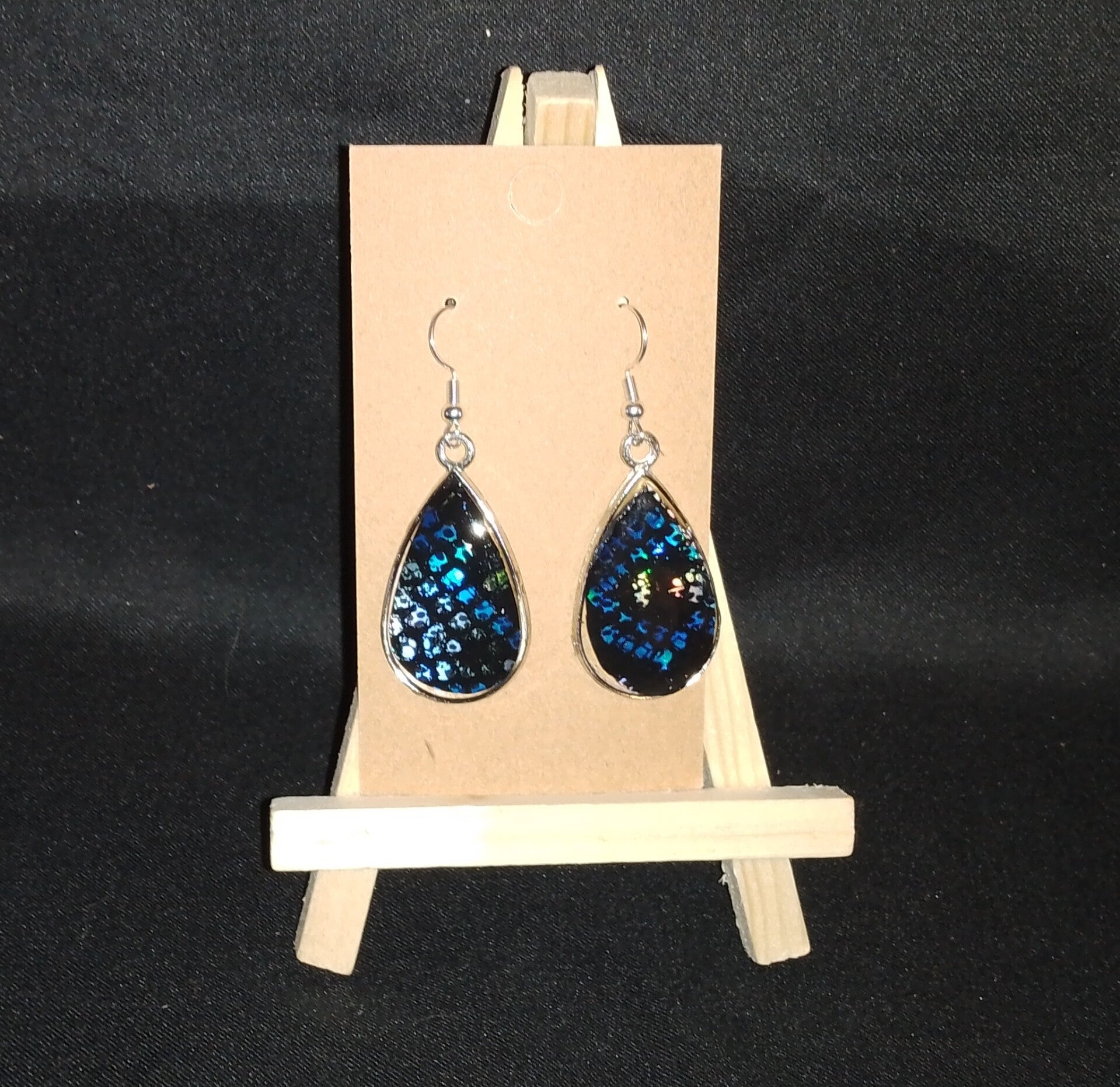 Paire de boucles d'oreilles en métal/résine