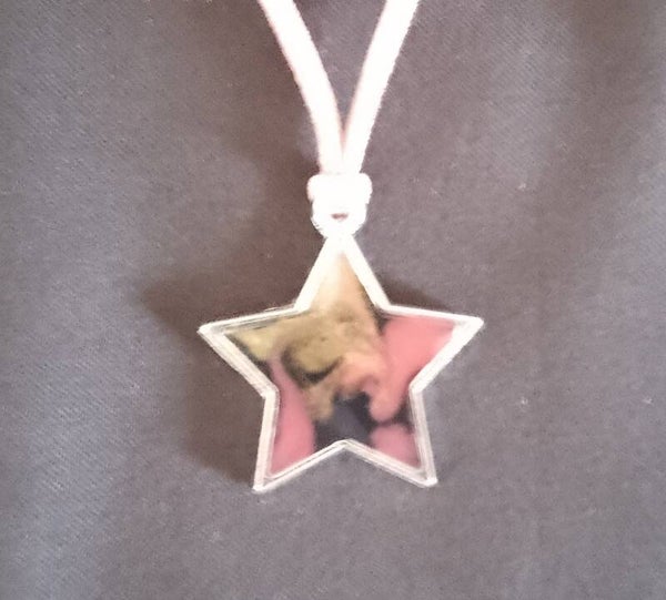 Collier en métal/résine