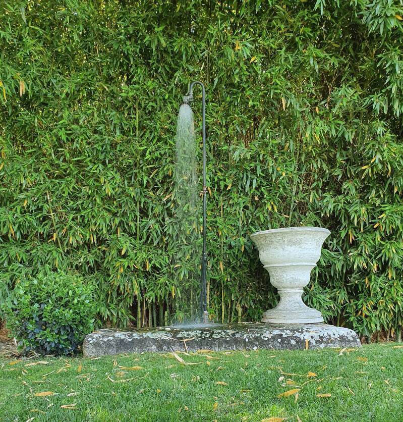 La Cour Interieure Ménerbes Douche extérieure