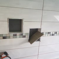 Ablagen in der Dusche 